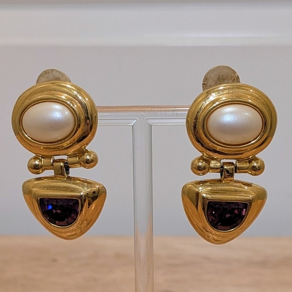 Joan Rivers Jewelry - EUC Vintage Joan Rivers Faux Pearl and Amethyst Clip Earrings